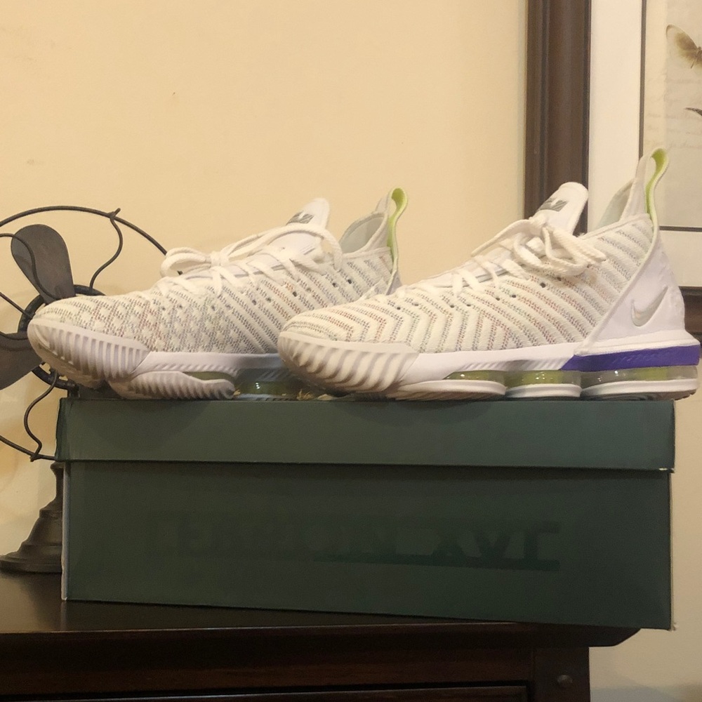 Lebron  XV1 White and Purple Men's Sneakers